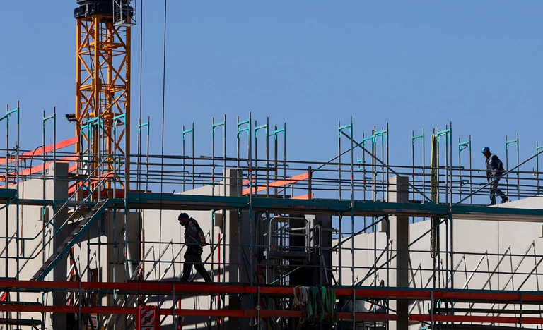 Wohnen in Bayern wird teurer und teurer. Auch 2026 werden voraussichtlich nicht viele günstige Wohnungen gebaut werden. (Symbolbild) — © Karl-Josef Hildenbrand/dpa