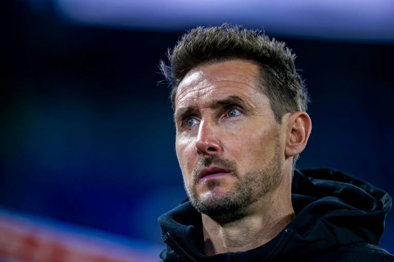 Passt wie «Arsch auf Eimer» in Nürnberg: Trainer Miroslav Klose. — © David Inderlied/dpa