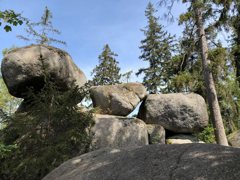 Die Granitfelsen beeindruckten einst auch Goethe. (Archivbild) — © Kathrin Zeilmann/dpa
