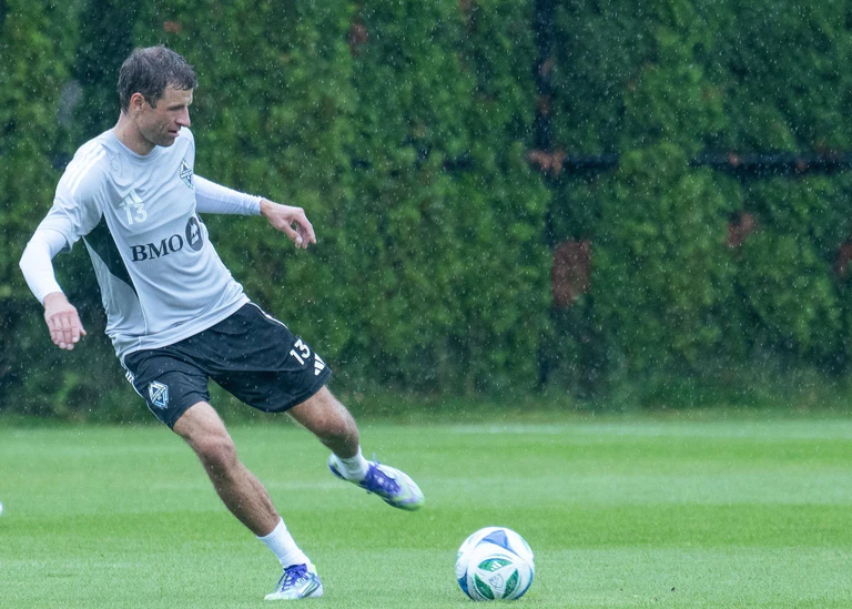 Thomas Müller funkt jetzt vermehrt auf Englisch. — © Maximilian Haupt/dpa