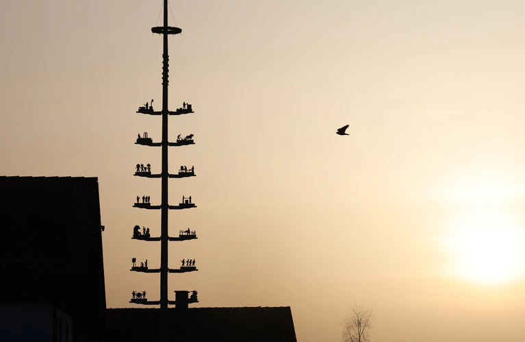 Saharastaub sorgt derzeit für einen milchig-trüben Himmel. — © Karl-Josef Hildenbrand/dpa