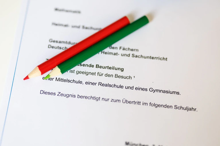 Der entscheidende Satz: In welche Schule darf das Kind in der fünften Klasse gehen? (Archivbild) — © Matthias Balk/dpa