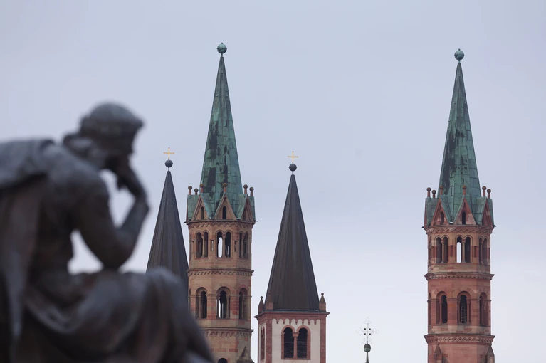 Die Kirchen in Bayern verlieren Jahr für Jahr Mitglieder. (Symbolbild) — © Karl-Josef Hildenbrand/dpa