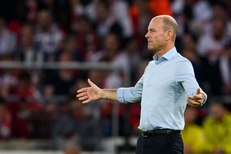 Muss beim FC Augsburg gehen: Trainer Jess Thorup. — © Tom Weller/dpa