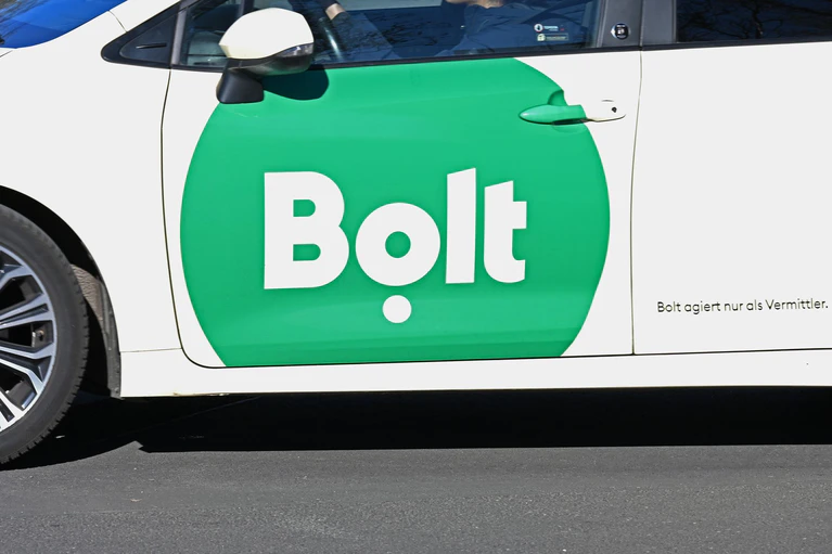 Bolt spricht von einer «Taxi-Steuer». (Symbolbild) — © Michael Brandt/dpa