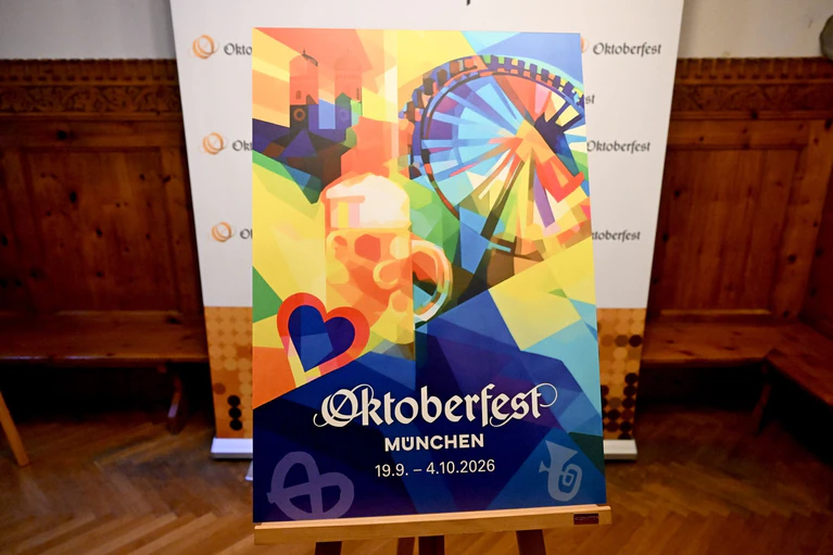 Das offizielle Motiv zum Oktoberfest 2026. — © Felix Hörhager/dpa