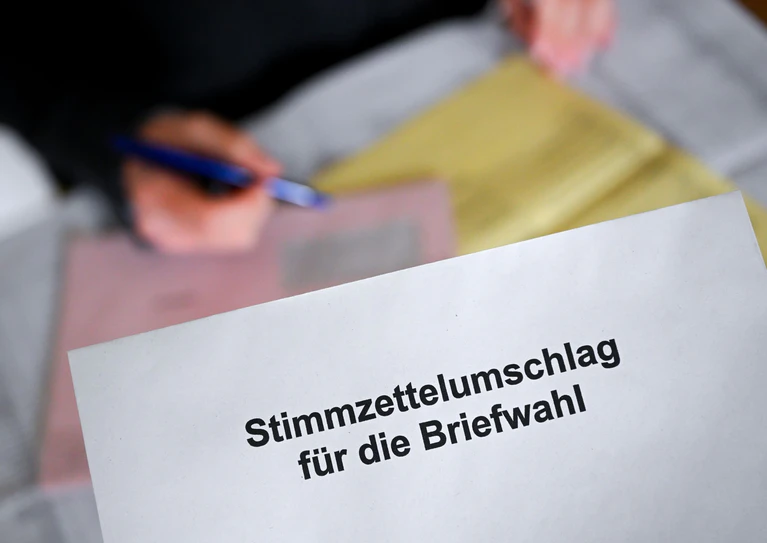 Beim Verschicken der Briefwahlunterlagen hat es in Kulmbach eine Panne gegeben. (Symbolbild) — © Sven Hoppe/dpa