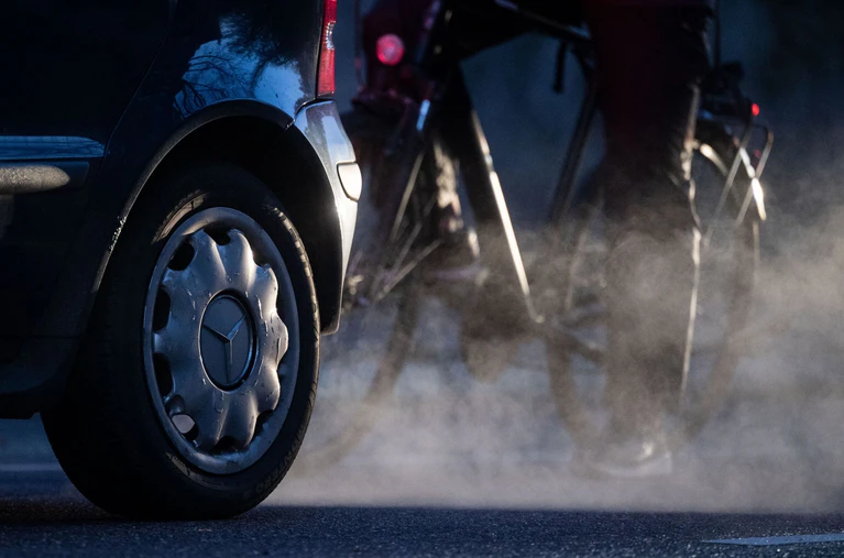 Diesel-Abgase können krank machen (Symbolbild) — © Marijan Murat/dpa