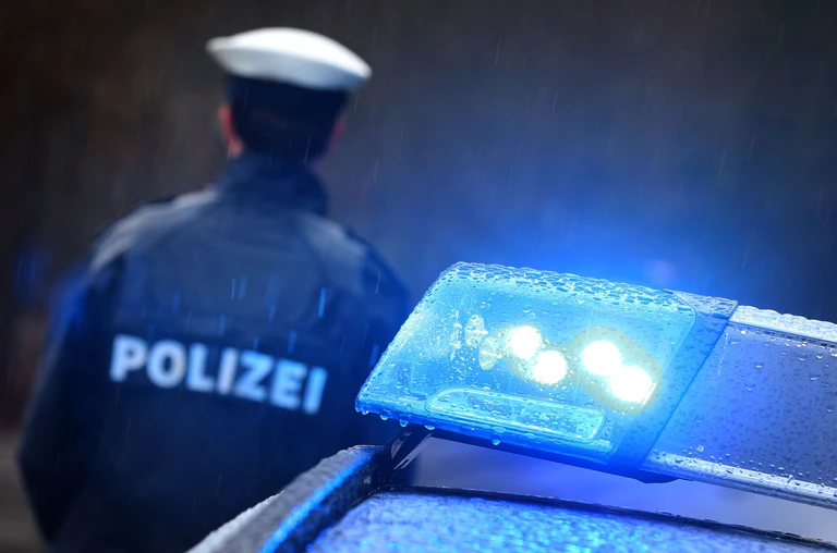 Die Polizei ermittelt gegen drei Frauen. (Symbolbild) — © Karl-Josef Hildenbrand/dpa