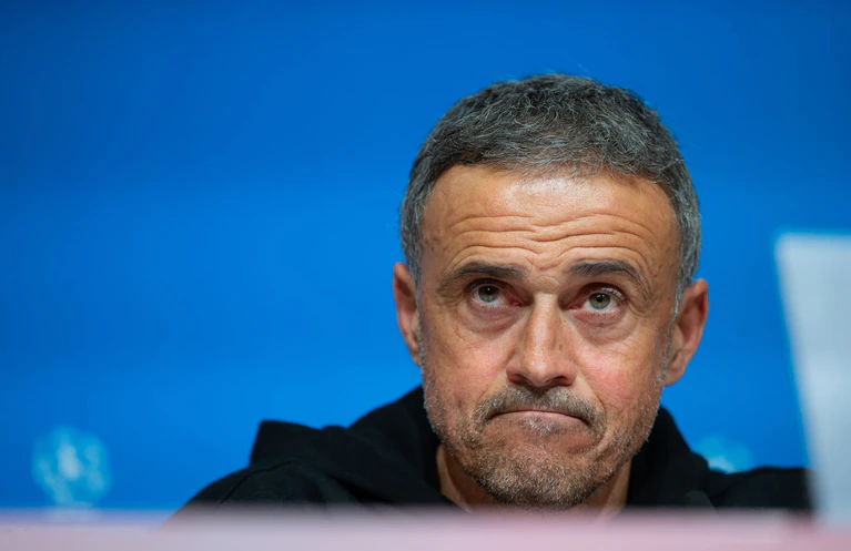 PSG-Coach Luis Enrique erwartet gegen Bayern einen verbissenen Kampf um den Ball.  — © Magdalena Henkel/dpa