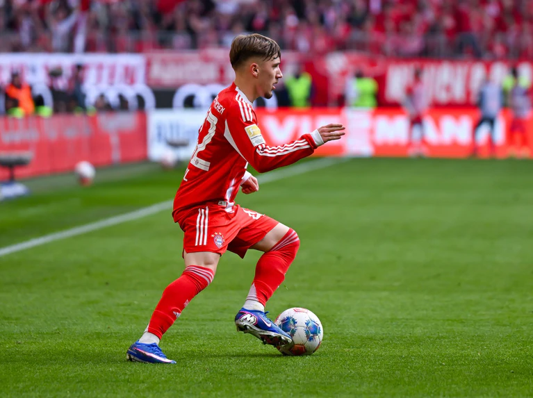 Lennart Karl will beim Nationalteam so forsch zu Werke gehen wie im Bayern-Trikot. — © Sven Hoppe/dpa