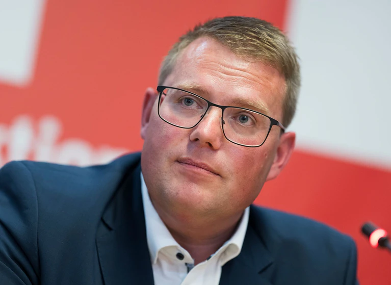 SPD-Fraktionschef Holger Grießhammer sieht den Freistaat noch nicht ausreichend auf mögliche Krisen und Katastrophen vorbereitet. (Archivbild) — © Peter Kneffel/dpa