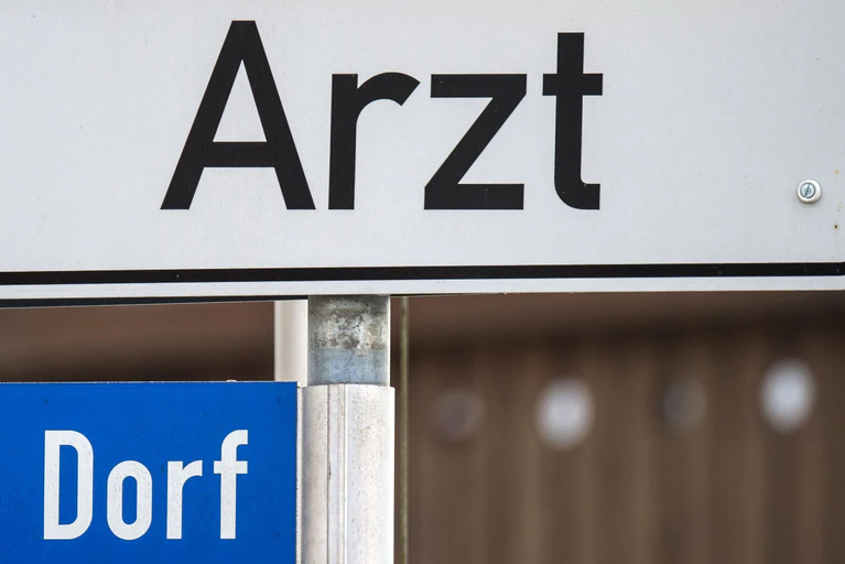 Sachsen ist bei der Zahl der Praxisärzte im bundesweiten Mittelfeld. (Symbolbild) — © Armin Weigel/dpa