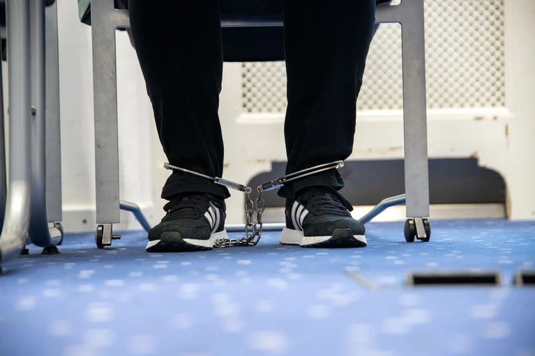 Die Staatsanwaltschaft wirft der 33-Jährigen vor, die Verletzungen des 21 Monate alten Mädchens billigend in Kauf genommen zu haben.  — © Pia Bayer/dpa