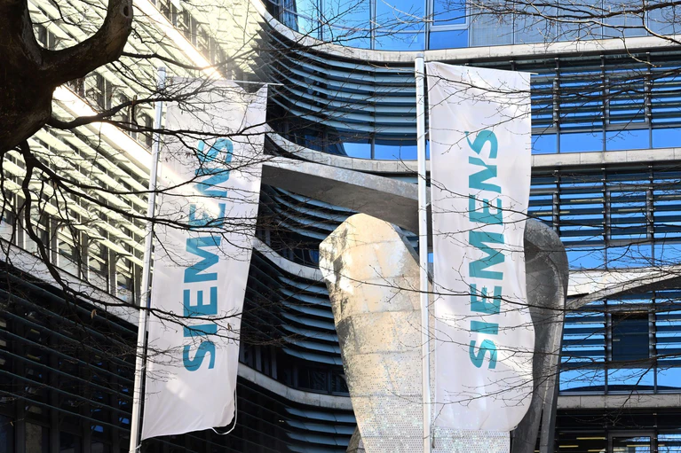 Siemens kauft in den USA zu. — © Felix Hörhager/dpa