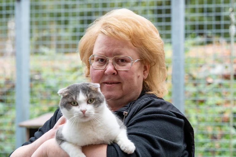 Bayerns Tierschutzpräsidentin Ilona Wojahn fordert eine Kastrationspflicht für Katzen. (Archivbild) — © Armin Weigel/dpa