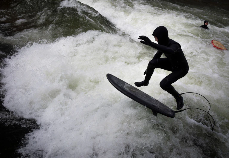 Im Oktober war die Welle verschwunden. — © Peter Kneffel/dpa