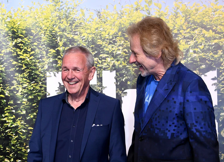 Die beiden Moderatoren Fritz Egner und Thomas Gottschalk verbindet eine lange Freundschaft. (Archivbild) — © Britta Pedersen/dpa-Zentralbild/dpa