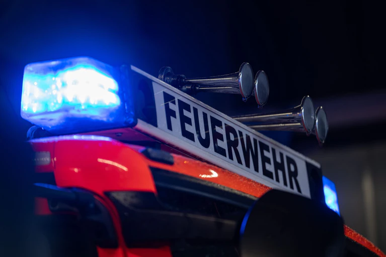 Bei einem Wohnungsbrand in Fürth ist ein Mann verletzt worden. (Symbolbild) — © Marijan Murat/dpa