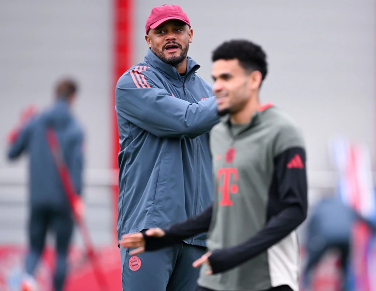 Bayern-Trainer Vincent Kompany (l). — © Sven Hoppe/dpa