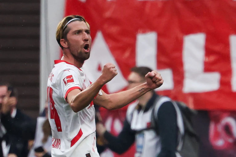 Leipzigs Kapitän Kevin Kampl feiert den zweiten RB-Treffer. — © Jan Woitas/dpa