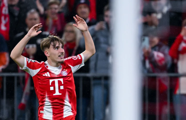 Darf er wieder spielen - und jubeln? Bayern-Talent Lennart Karl. — © Sven Hoppe/dpa