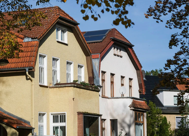 Die Grundsteuerreform macht nicht nur Hausbesitzern viel Arbeit. (Symbolbild) — © Jens Kalaene/dpa