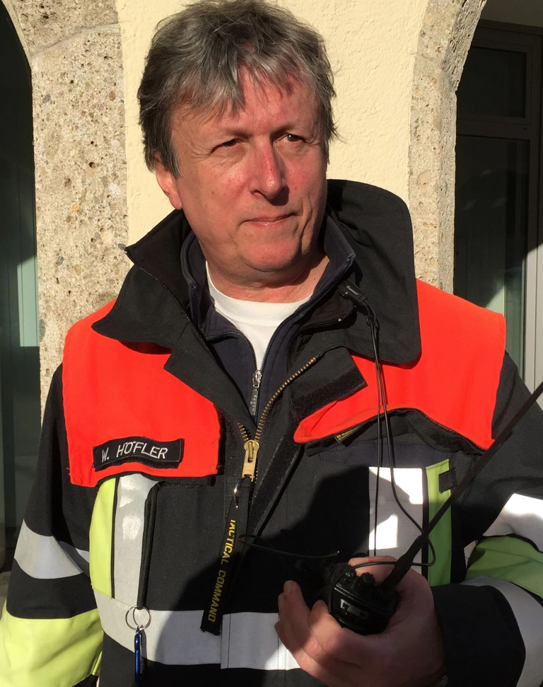 Der Feuerwehrkommandant Wolfram Höfler war damals als Einsatzleiter vor Ort. (Archivfoto) — © picture alliance / Sabine Dobel/dpa