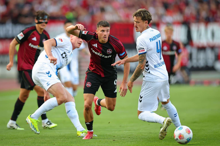 Der 1. FC Nürnberg hat den ersten Punkt in dieser Zweitliga-Saison erkämpft. — © Daniel Karmann/dpa
