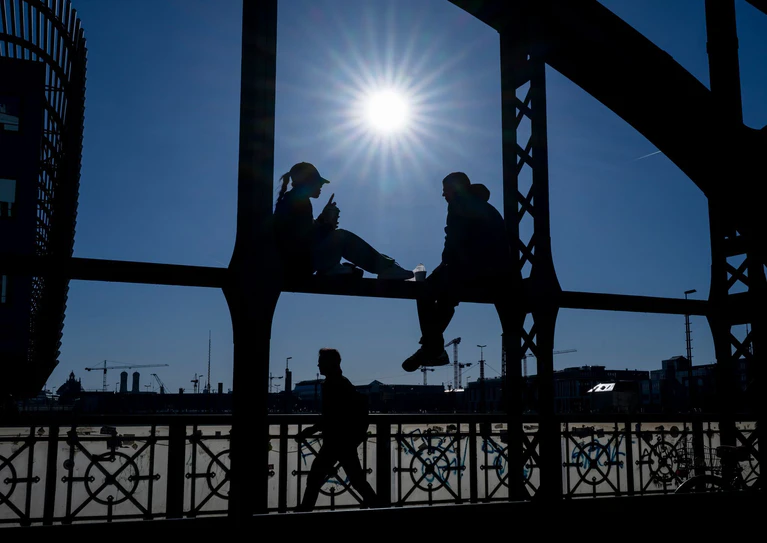 Sonne satt - zumindest am Freitag und Sonntag. (Archivfoto) — © Peter Kneffel/dpa