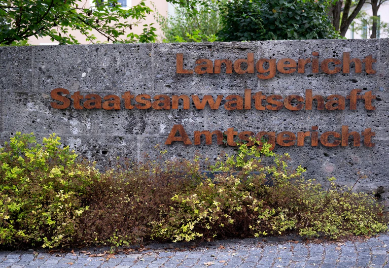 Vor dem Landgericht Traunstein beginnt der Prozess. (Symbolbild) — © Sven Hoppe/dpa