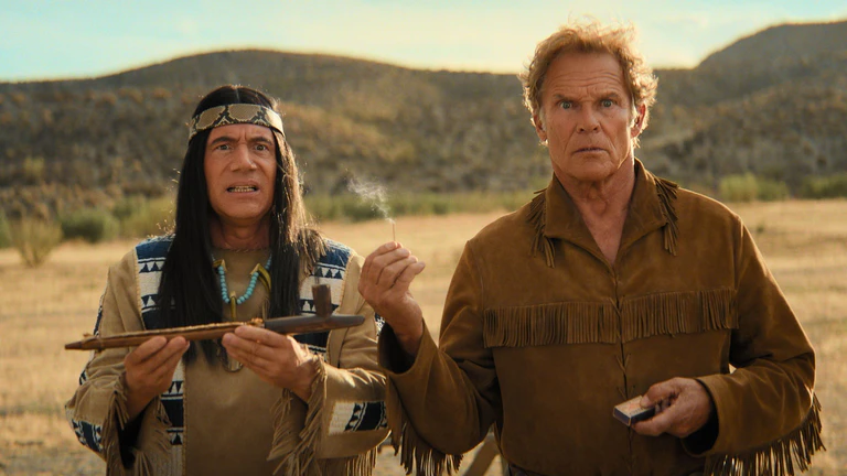 Michael Bully Herbig (l.) und Christian Tramitz sind wieder als Blutsbrüder zu sehen in der Western-Parodie «Das Kanu des Manitu». (Handout) — © Luis Zeno Kuhn/herbX film/Constantin Film/dpa