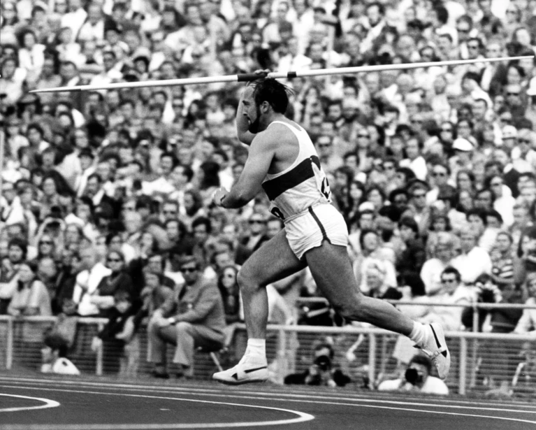 Klaus Wolfermann holte 1972 bei den Olympischen Spielen in München Gold. — © -/dpa
