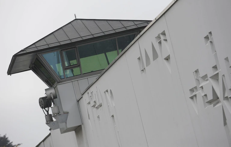 Prozess um Gewaltvorwürfe in Stadelheim beginnt — © Andreas Gebert/dpa