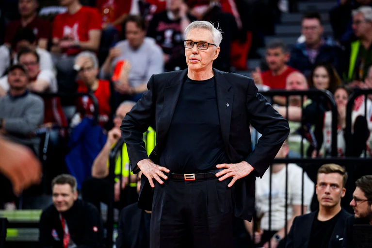 Sah einen schwachen Start: Trainer Gordon Herbert. — © Tom Weller/dpa