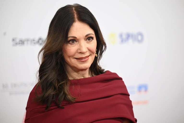 Iris Berben war beim Filmball dabei. — © Felix Hörhager/dpa