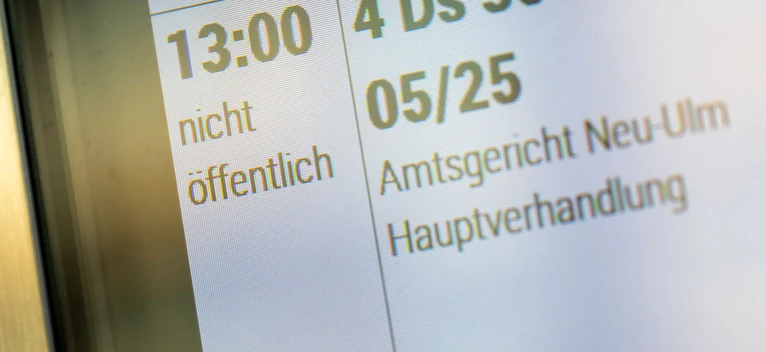 Die Öffentlichkeit wurde direkt nach der Anklageverlesung ausgeschlossen. — © Stefan Puchner/dpa
