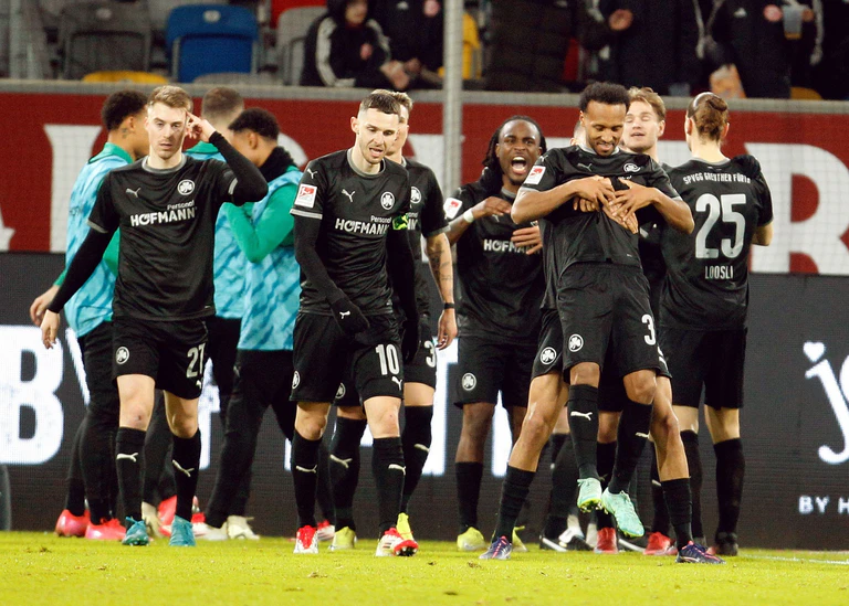 Fürth triumphiert in Düsseldorf — © Roland Weihrauch/dpa