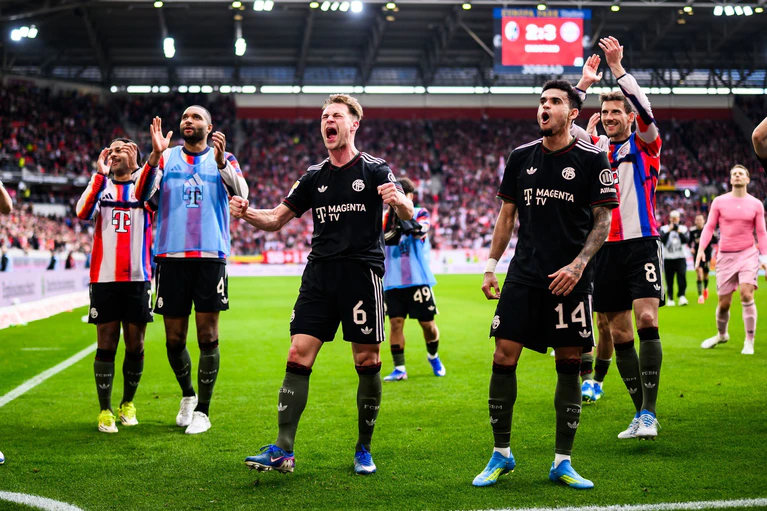 Die Bayern blieben im 13. Pflichtspiel in Serie ungeschlagen. — © Tom Weller/dpa