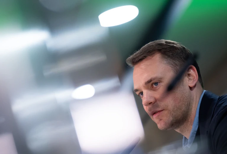 Manuel Neuer steht vor der Premiere im Celtic Park. — © Sven Hoppe/dpa