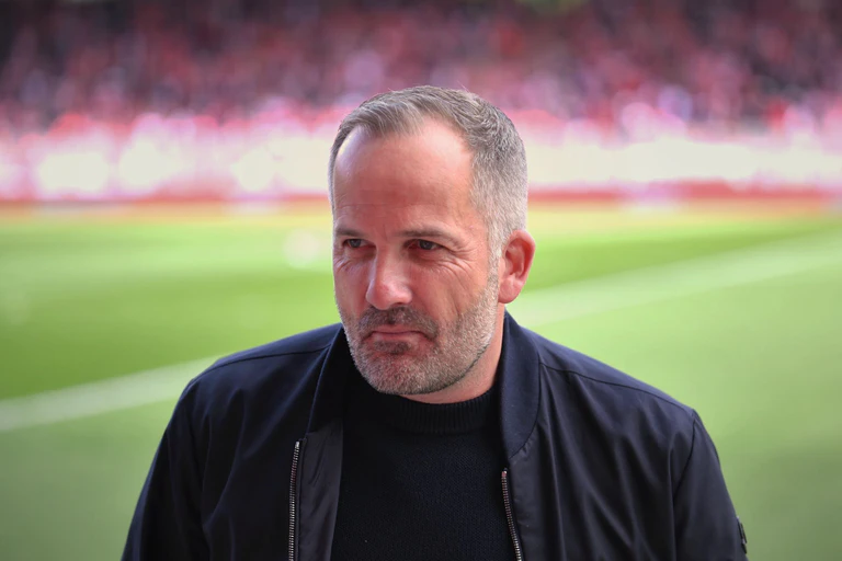Noch ist unklar, ob Manuel Baum Trainer des FC Augsburg bleibt. — © Soeren Stache/dpa