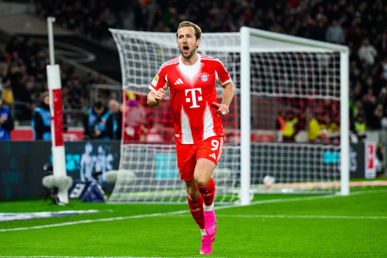 Bayern-Stürmer Kane genügten 30 Minuten, um seine Saisontore 15 bis 17 zu erzielen. — © Tom Weller/dpa