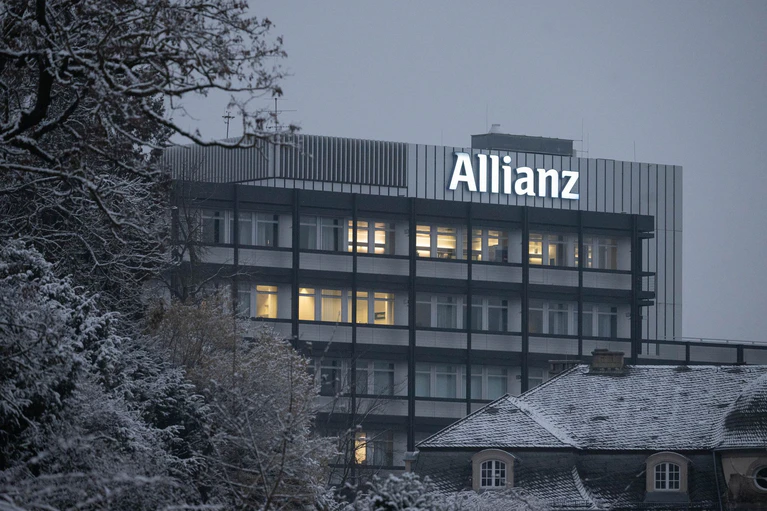 Die Geschäfte beim Versicherungskonzern Allianz laufen rund.  — © Marijan Murat/dpa
