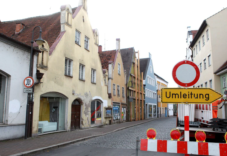 Der Abriss des Jahres in der Landshuter Wagnergasse. — © Christine Vincon/Landesverein für Heimatpflege./dpa