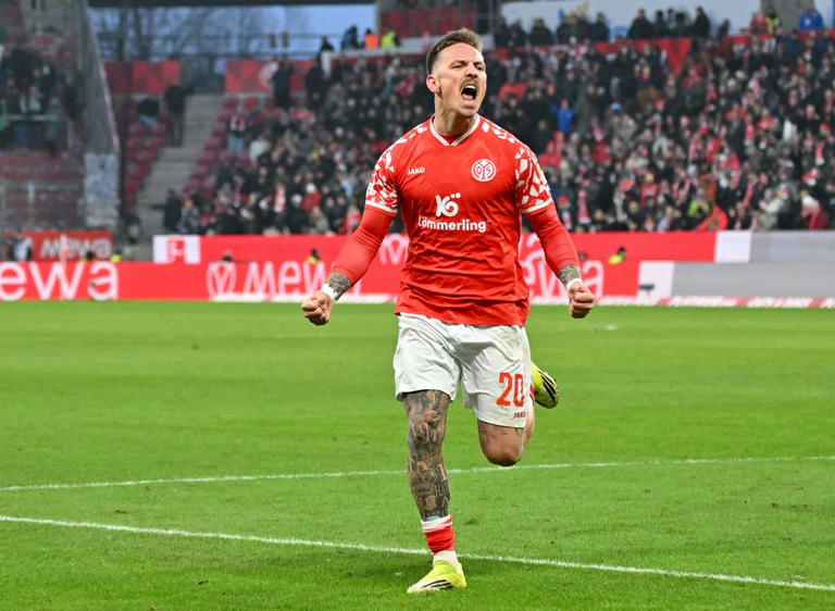 Schnelles Wiedersehen: Phillip Tietz, hier beim Torjubel für Mainz, trifft auf seinen Ex-Club. (Archivbild) — © Torsten Silz/dpa
