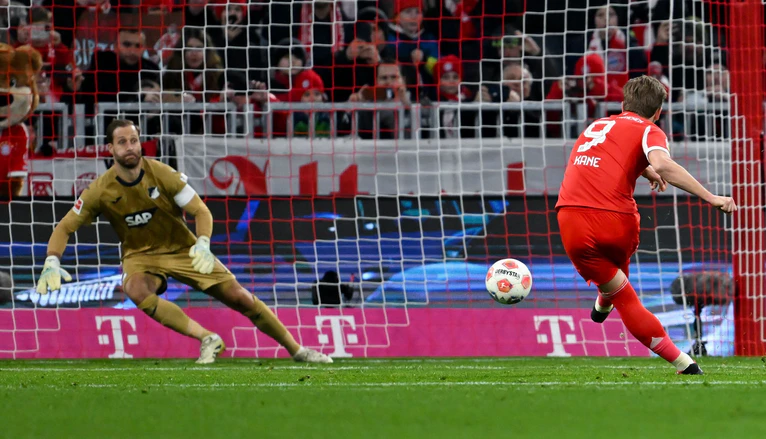 Matchwinner vom Elfmeterpunkt: Harry Kane.  — © Sven Hoppe/dpa