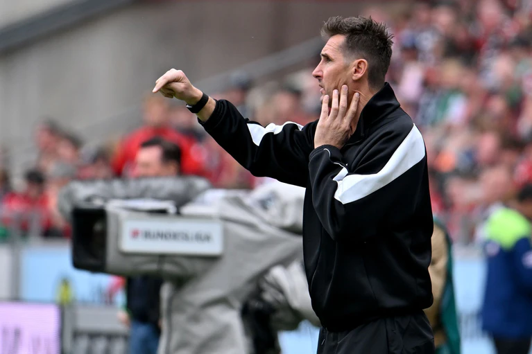 Das Team von Nürnbergs Trainer Miroslav Klose präsentierte sich gut in Hannover. — © Swen Pförtner/dpa