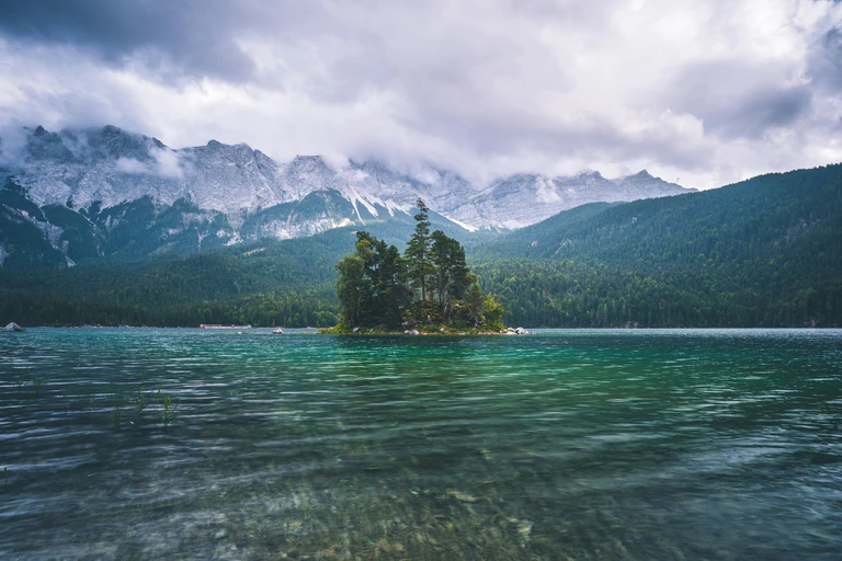 Eibsee Bayern schönste Orte Urlaub See — © David Becker / Unsplash
