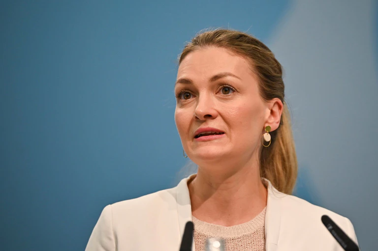 Nach dem Kompromiss zu den Krankenkassenbeiträgen fordert Bayerns Gesundheitsministerin Judith Gerlach (CSU) eine längerfristige Lösung.  Dabei dürfe es keine Denkverbote geben. (Archivbild)  — © Katharina Kausche/dpa