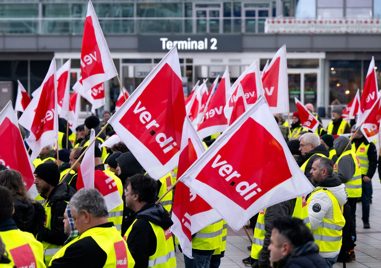 Der Flughafen München wird erneut von einem Warnstreik getroffen. (Archivbild) — © Sven Hoppe/dpa